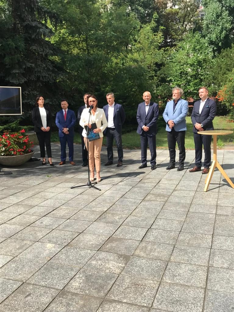 HUTNIK PODPISANIE UMOWY