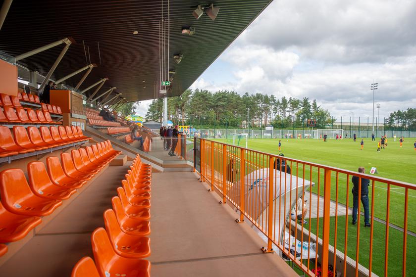 Nowoczesna baza treningowa dla piłkarzy – Ośrodek Hutnik Warszawa, InterHall Sp. z o.o. - Budowa hal sportowych