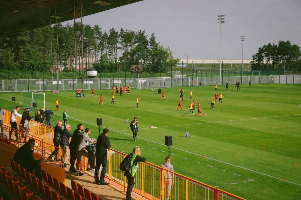 Nowoczesna baza treningowa dla piłkarzy – Ośrodek Hutnik Warszawa, InterHall Sp. z o.o. - Budowa hal sportowych