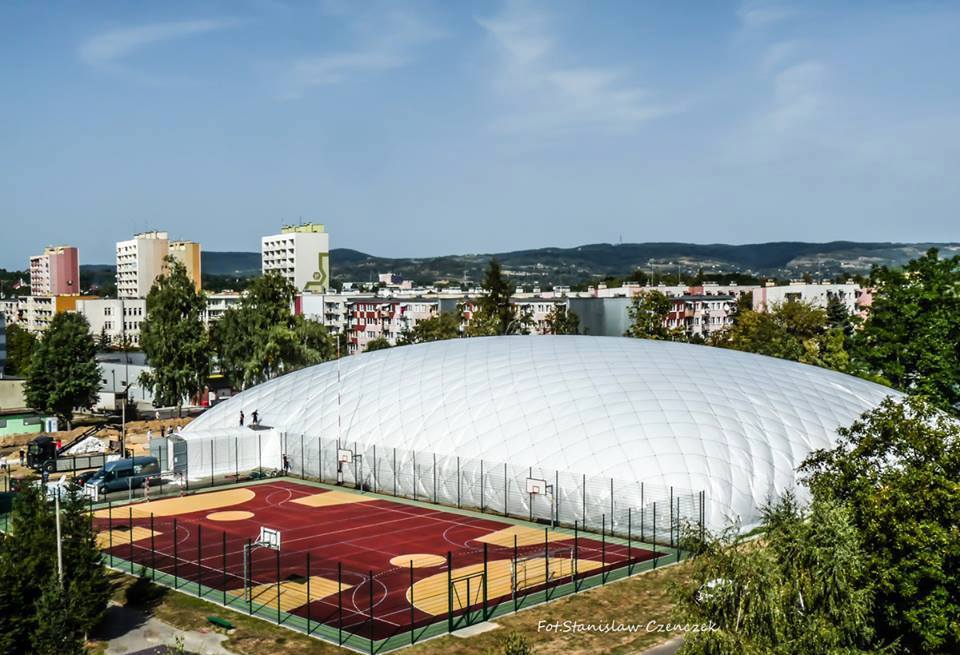 Nowa hala pneumatyczna InterHall w Krośnie, InterHall Sp. z o.o. - Budowa hal sportowych halakrosno