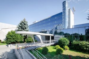 Pełnowymiarowe boisko piłkarskie o nawierzchni z sztucznej trawy dla AWF Kraków