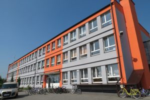 Nowa łukowa hala sportowa w Żarkach