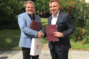 UMOWA NA REWITALIZACJĘ OŚRODKA HUTNIK W WARSZAWIE PODPISANA !!